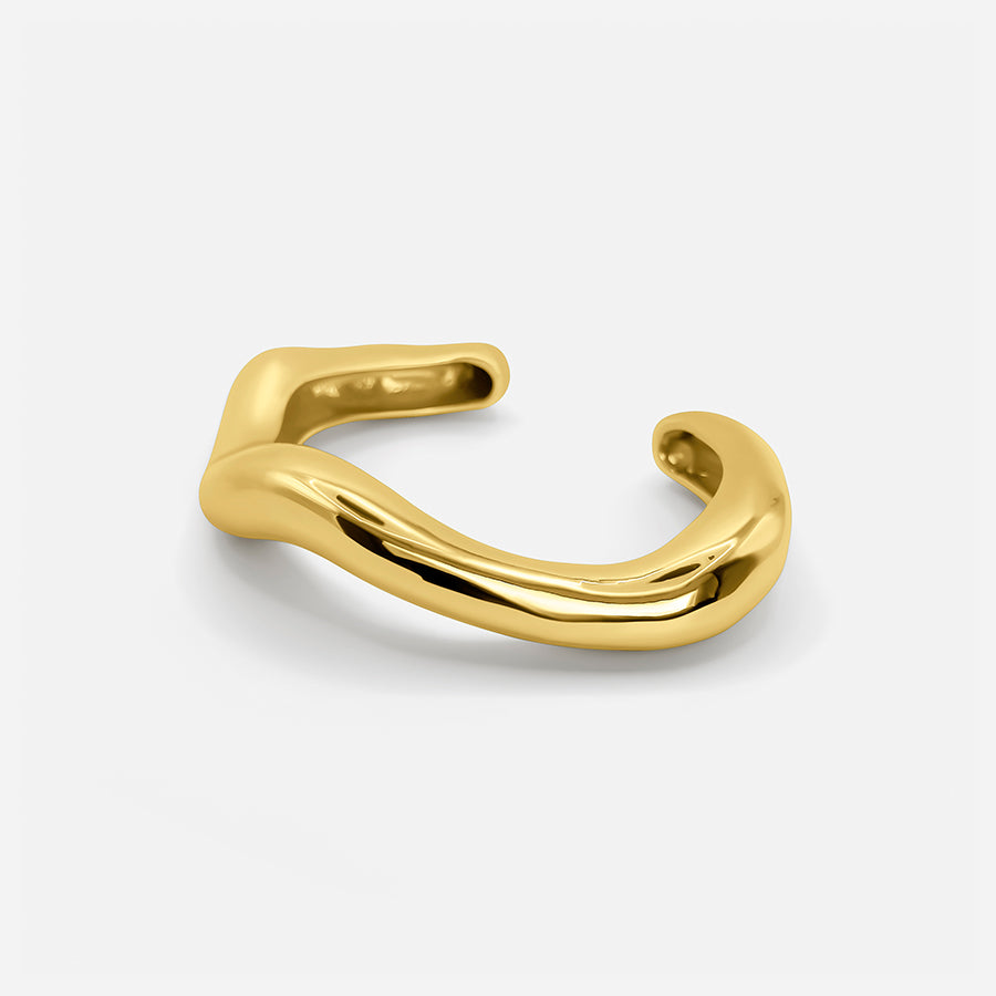 Elegant Open Gold Bracelet – Stylish Accent for Your Look