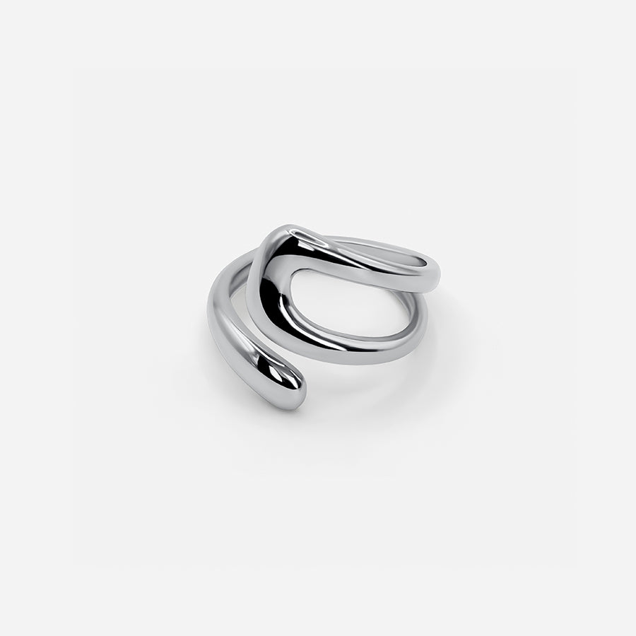 Sculptural Silver Ring – Modern Design for Timeless Elegance