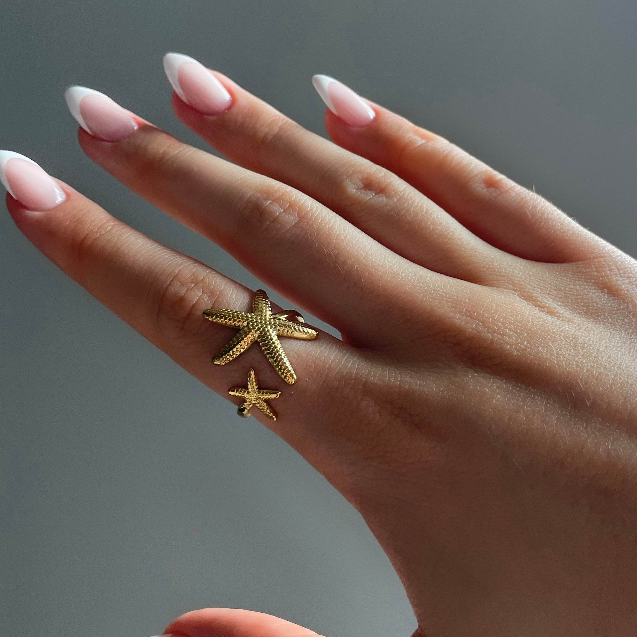 Golden Starfish Ring – A Touch of the Sea for Your Look