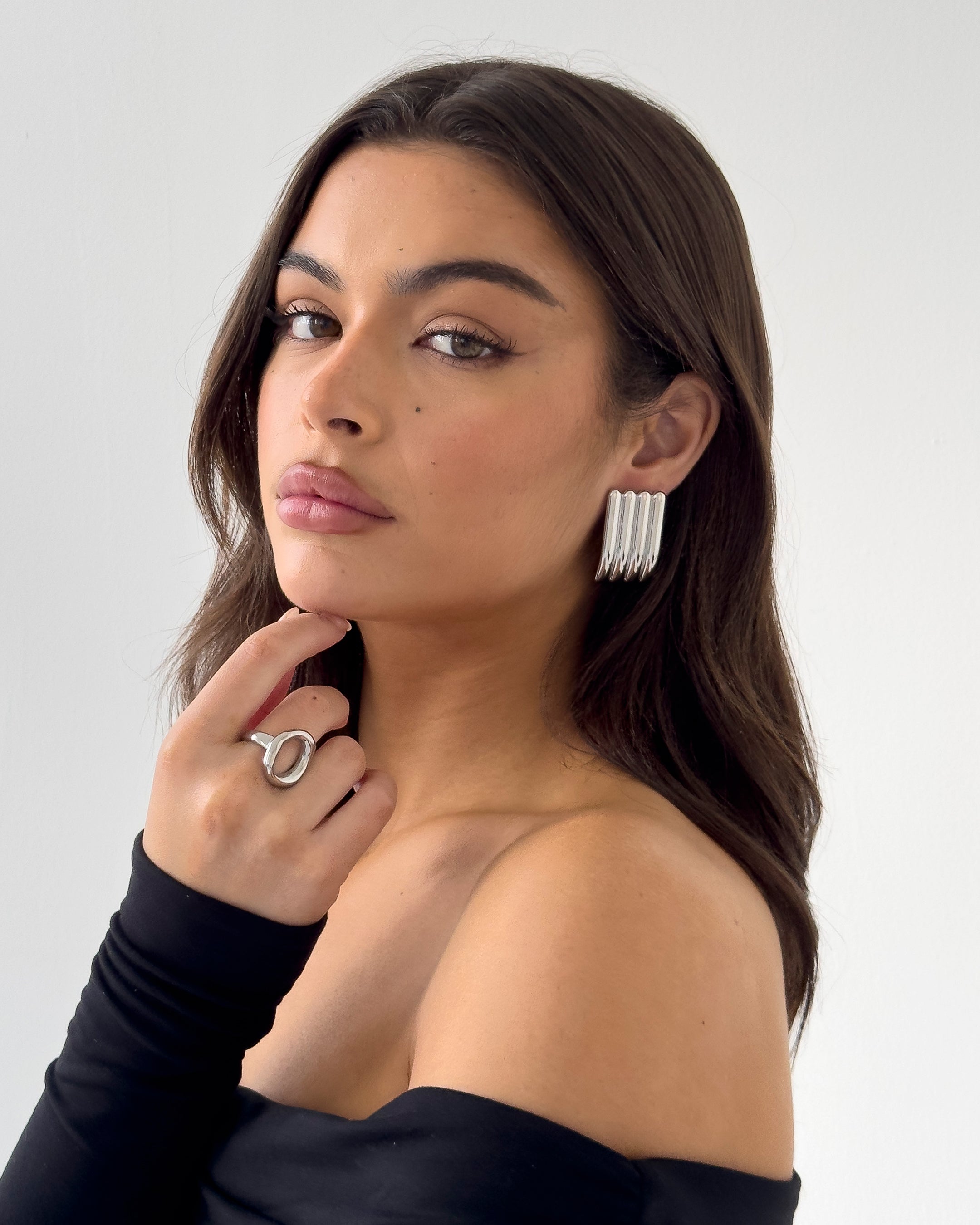 Silver Oval Ring with Hollow Design – Minimalist Elegance for Every Day