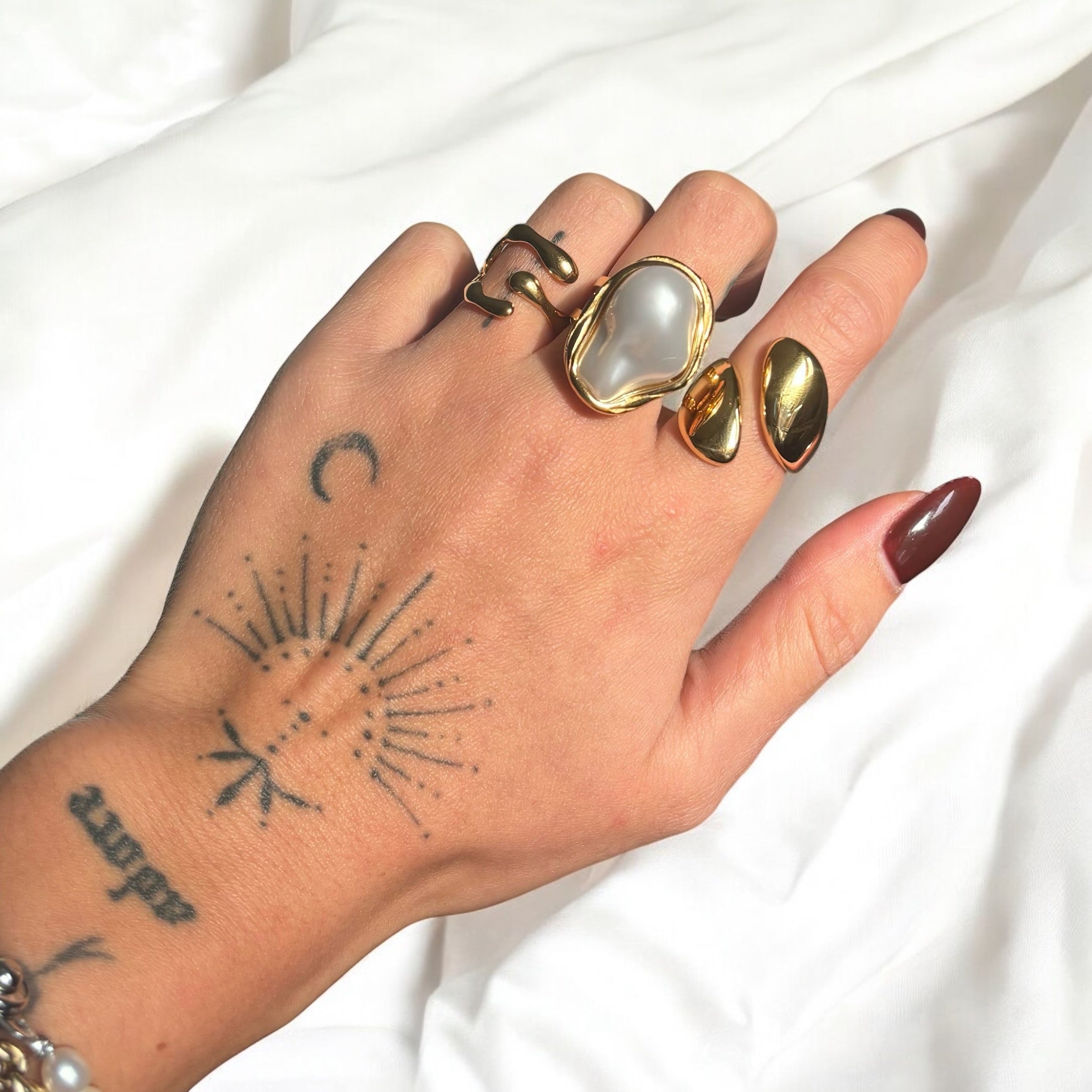 Open Ring with Organic Design – Modern & Elegant