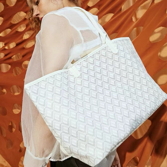 Millicent™ Confidence On Shoulder