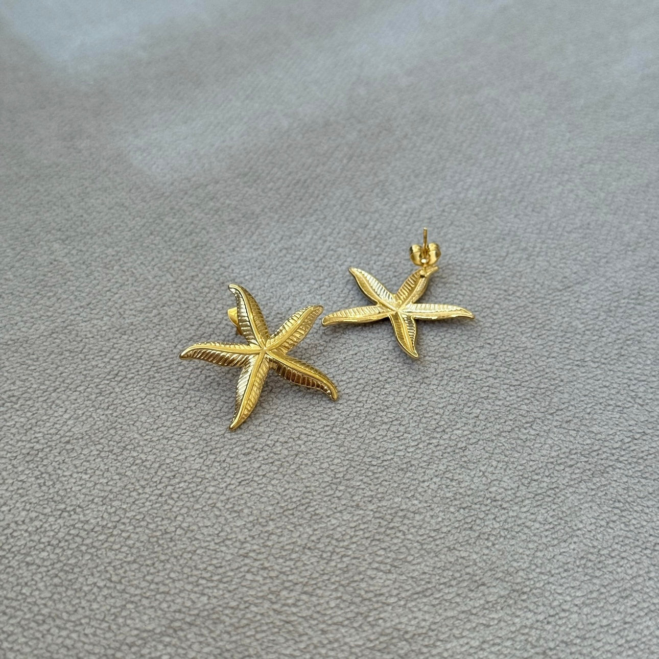 Golden Starfish Earrings – A maritime touch for your style