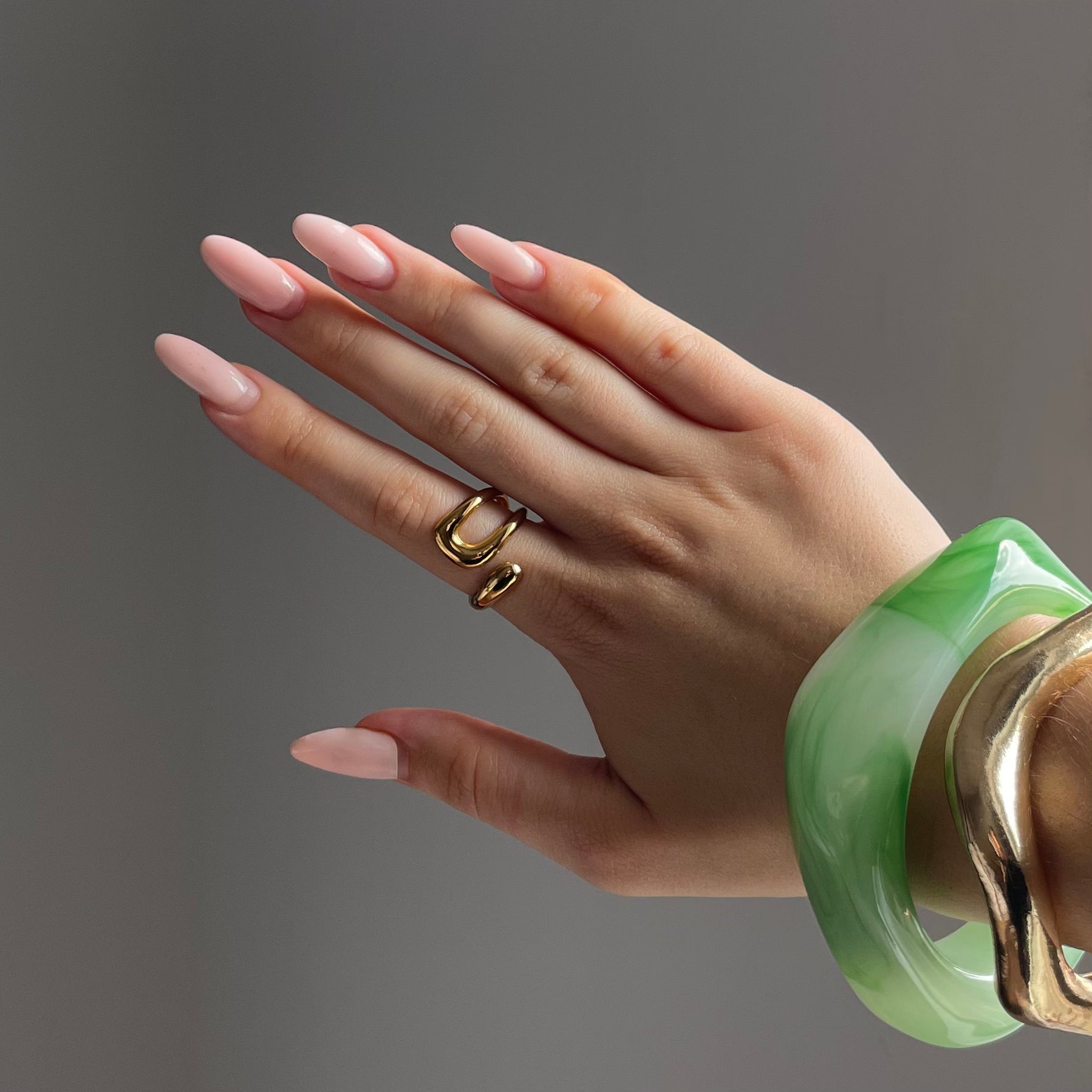 Sculptural Gold Ring – A Modern Highlight for Your Look