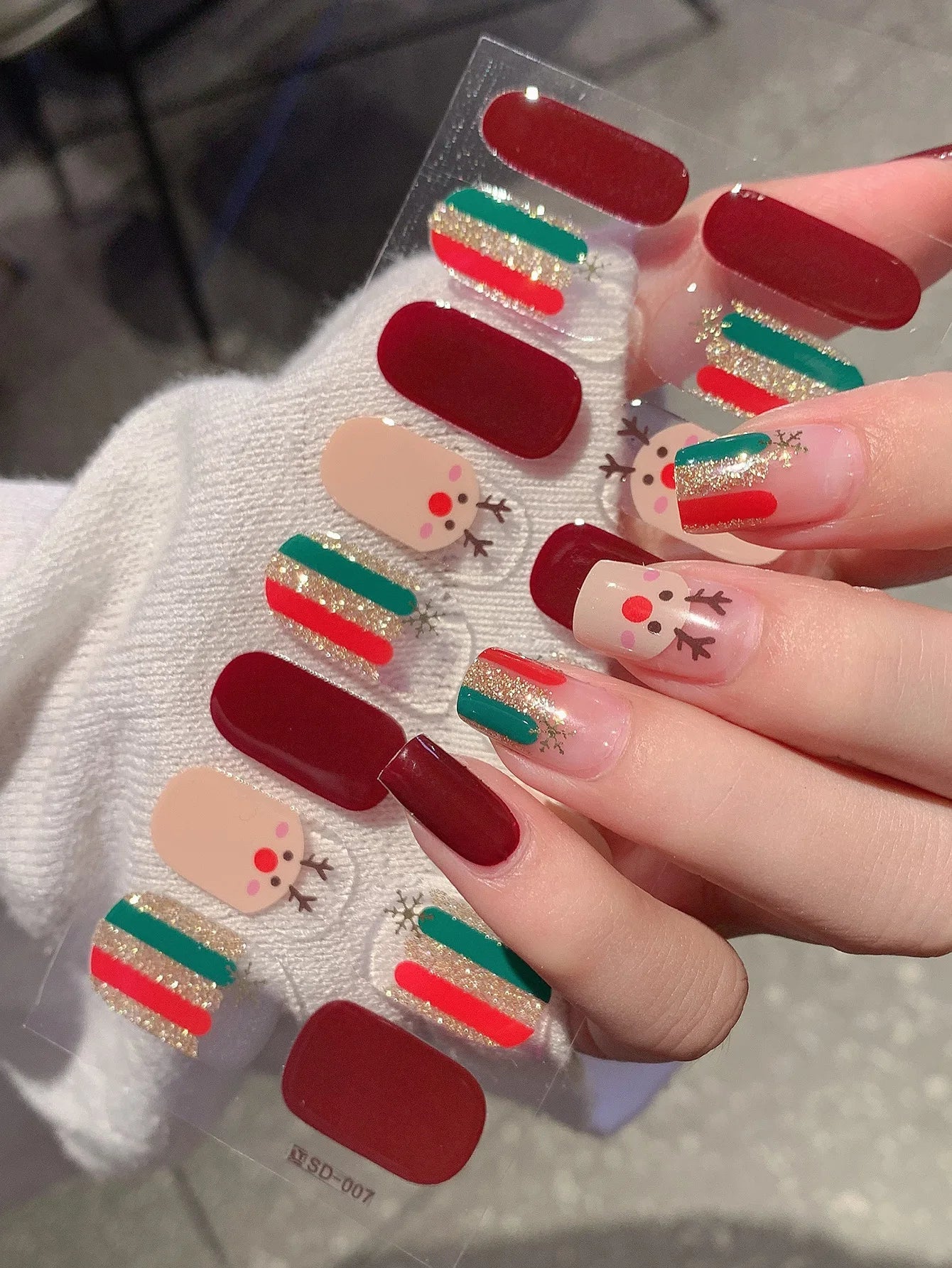 JollyNails™ Creative Holiday Nails