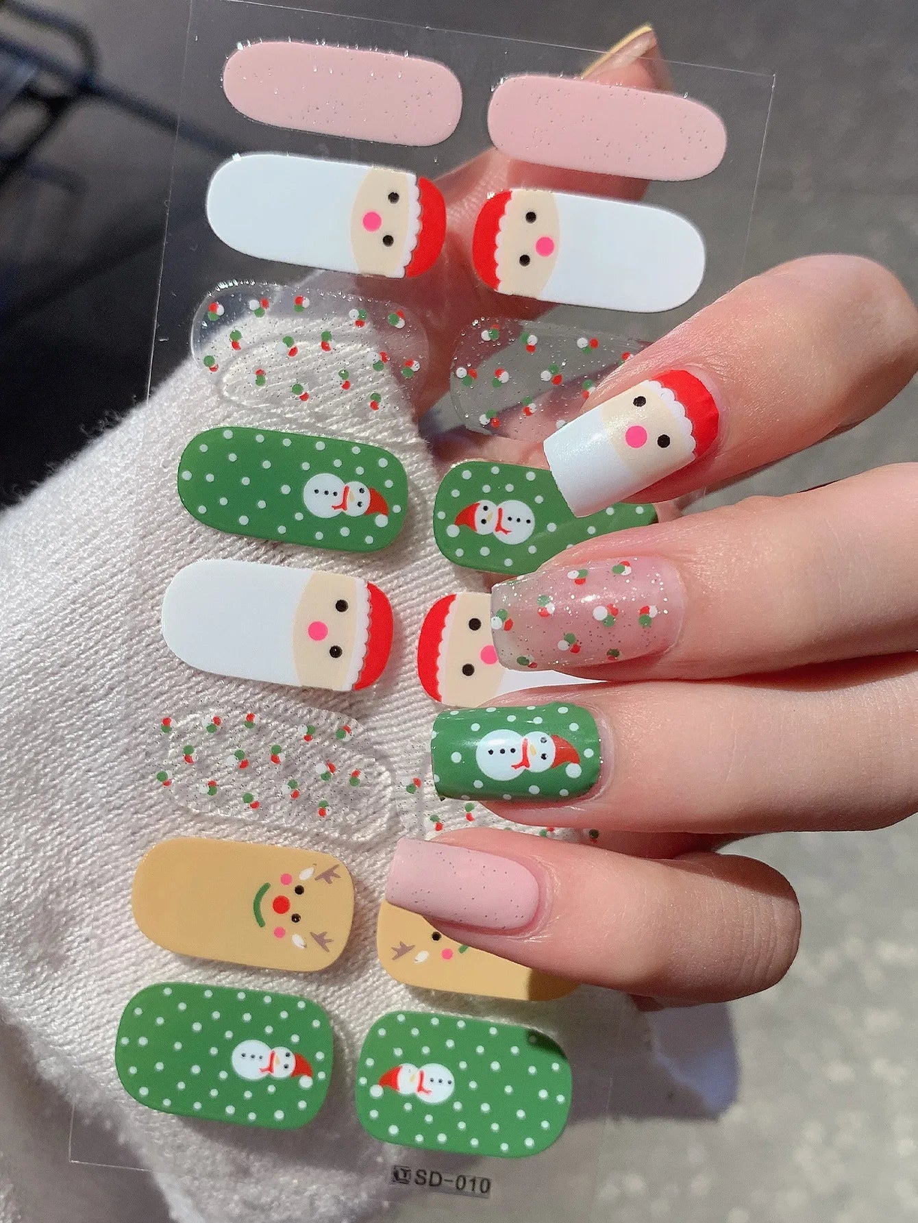 JollyNails™ Creative Holiday Nails