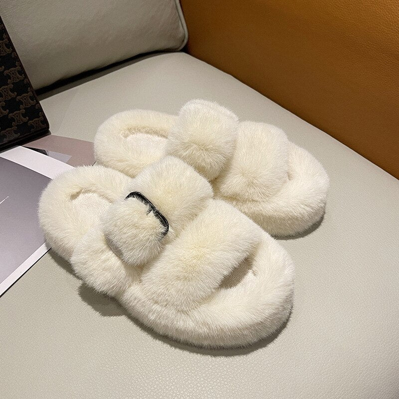 Janaise™ Comfy Indoor Retreat