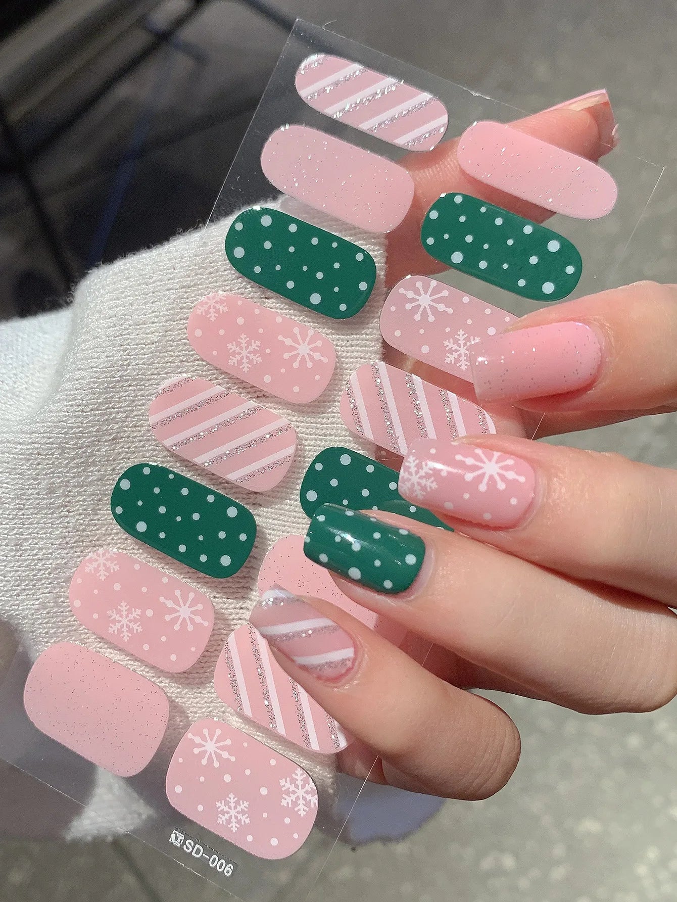 JollyNails™ Creative Holiday Nails