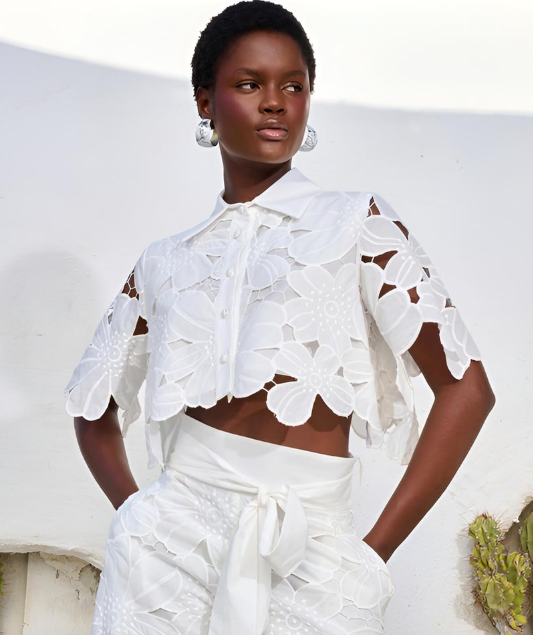 Delaney™ Delicate Floral Grace