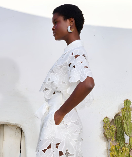 Delaney™ Delicate Floral Grace