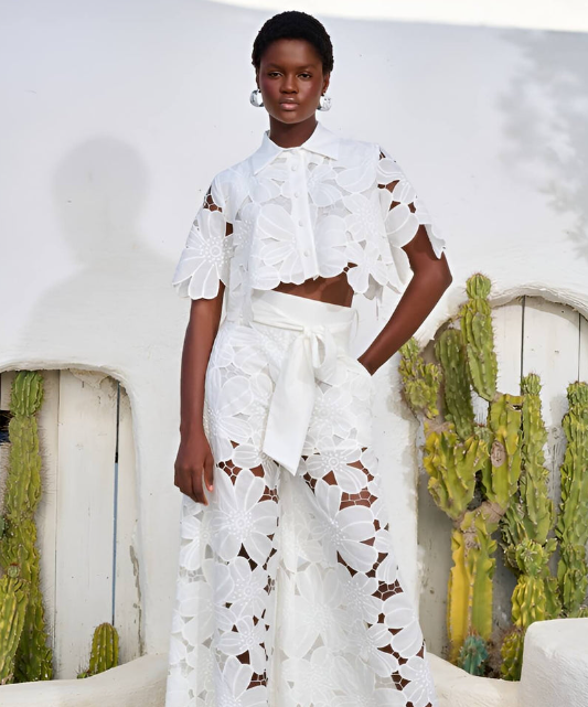 Delaney™ Delicate Floral Grace