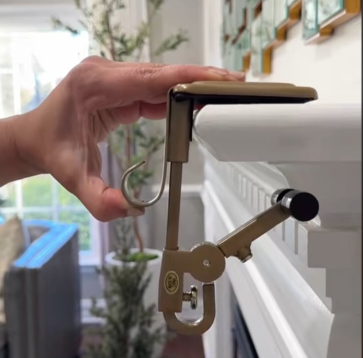 FestiveGrip™ Neat Decoration Organizer