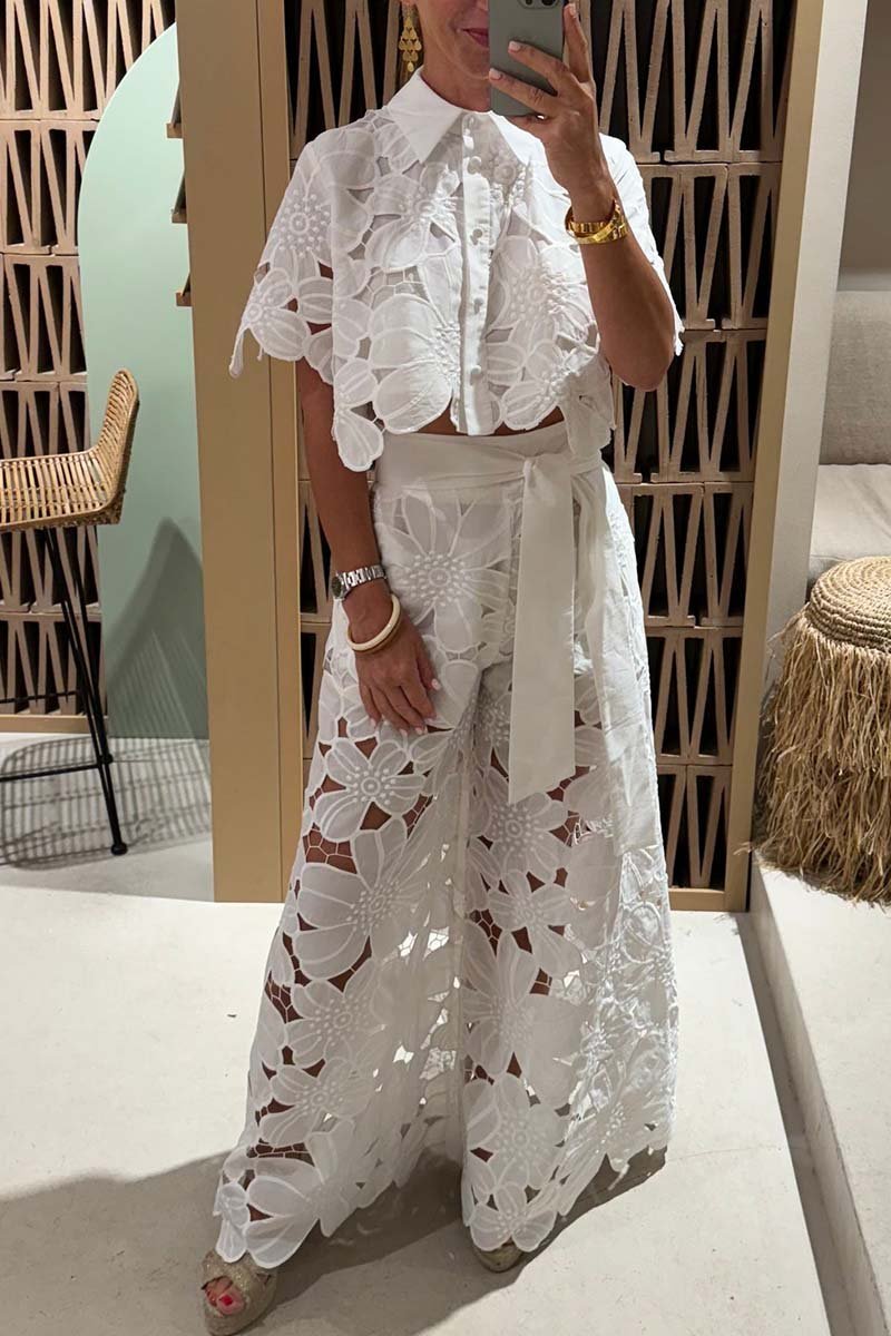 Delaney™ Delicate Floral Grace