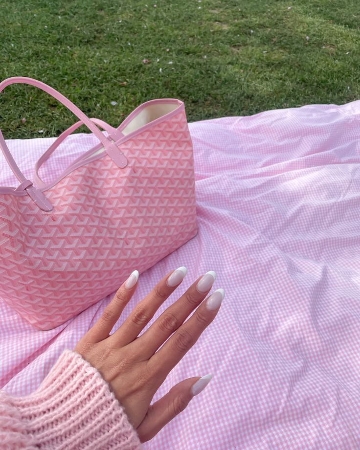 Millicent™ Confidence On Shoulder