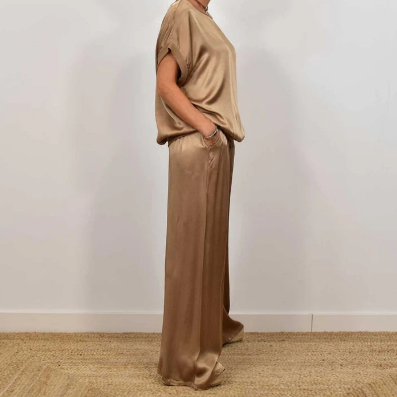 Calista™ Elegant and Stylish Ensemble